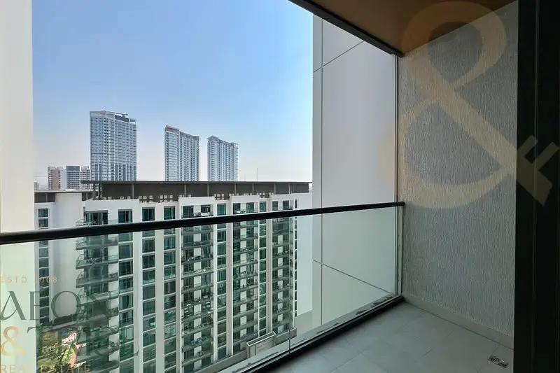 1BR | High Floor | Skyline View | Unfurnished