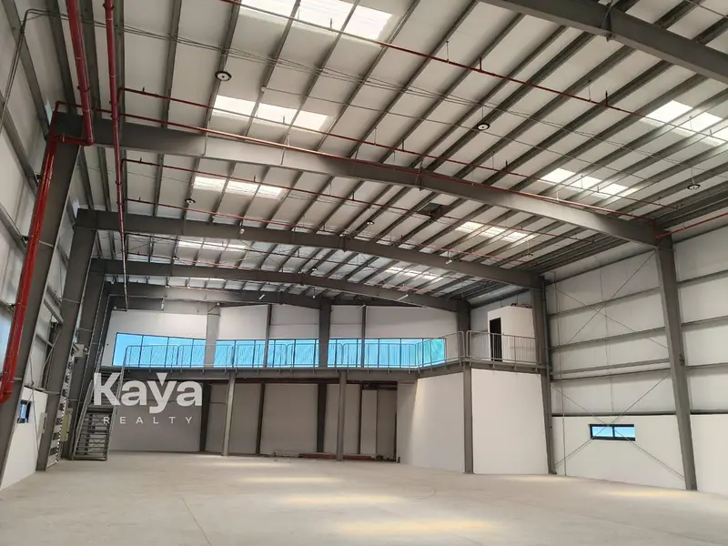 8,000 Sq. Ft. Insulated Warehouse | 120 kW Power