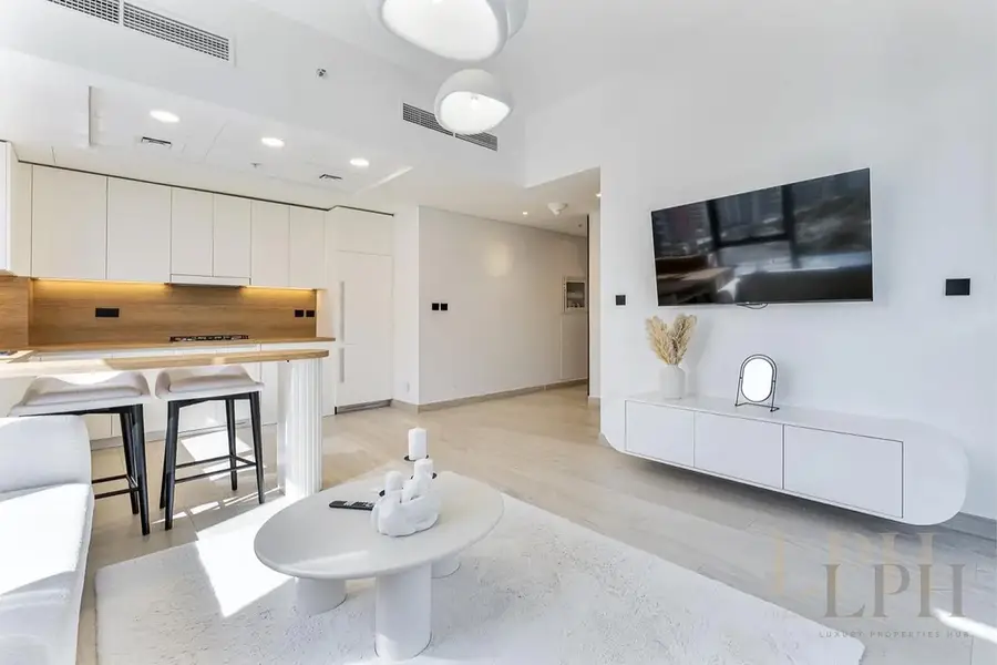 Renovated | Spacious | Pool View