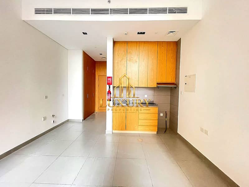 4 Spacious Studio with Private Garden & Balcony | AED 34,000 | 4 Yearly Installments