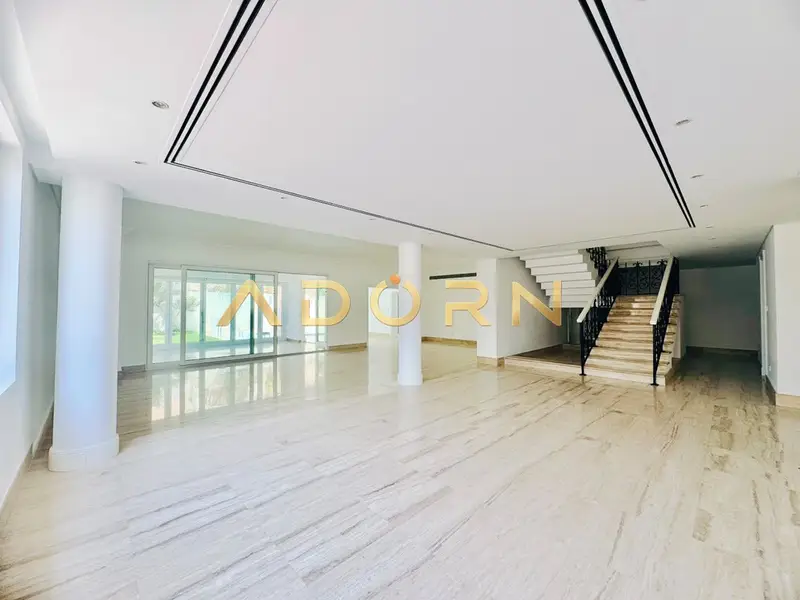 Independent Villa | Private pool & Garden | Spacious