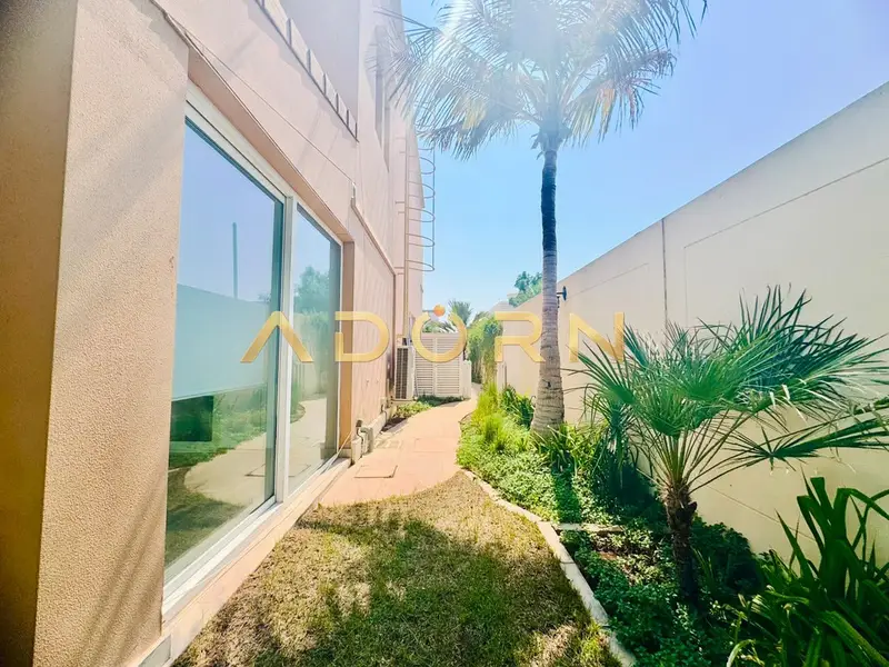 Independent Villa | Private pool & Garden | Spacious