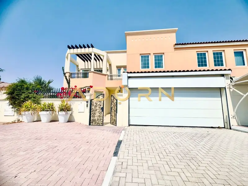 Independent Villa | Private pool & Garden | Spacious