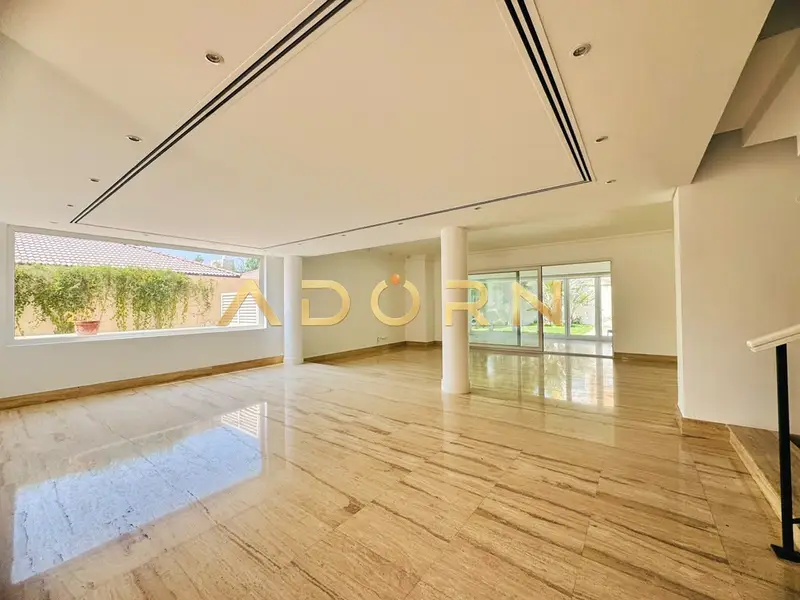 Independent Villa | Private pool & Garden | Spacious