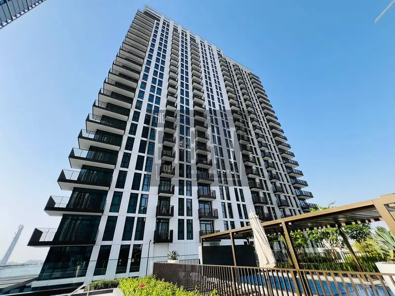 Waterfront 2BR Apartment | Creek Water Views |Corner Balcony