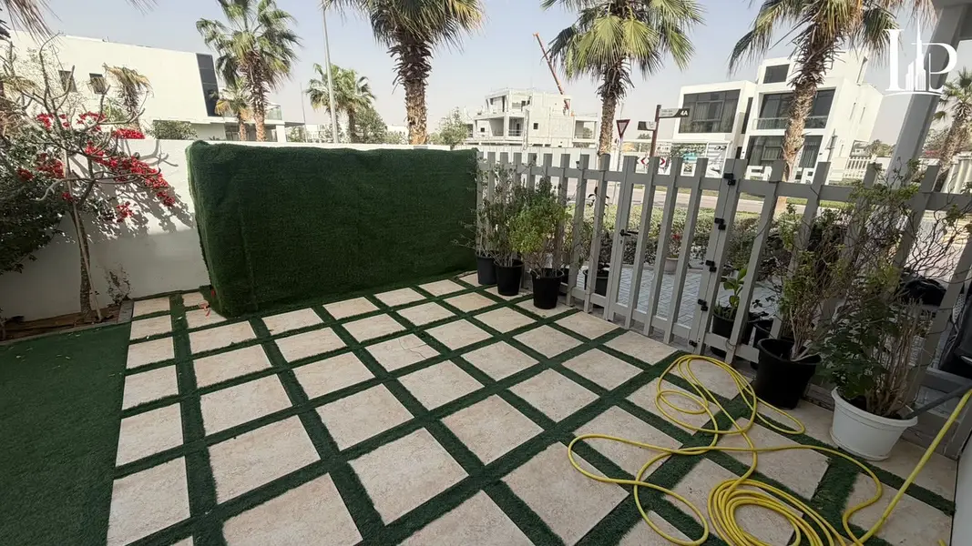 SINGLE ROW CORNER END UNIT Furnished 3BR Villa | Private Garden | Amazonia, DAMAC Hills 2