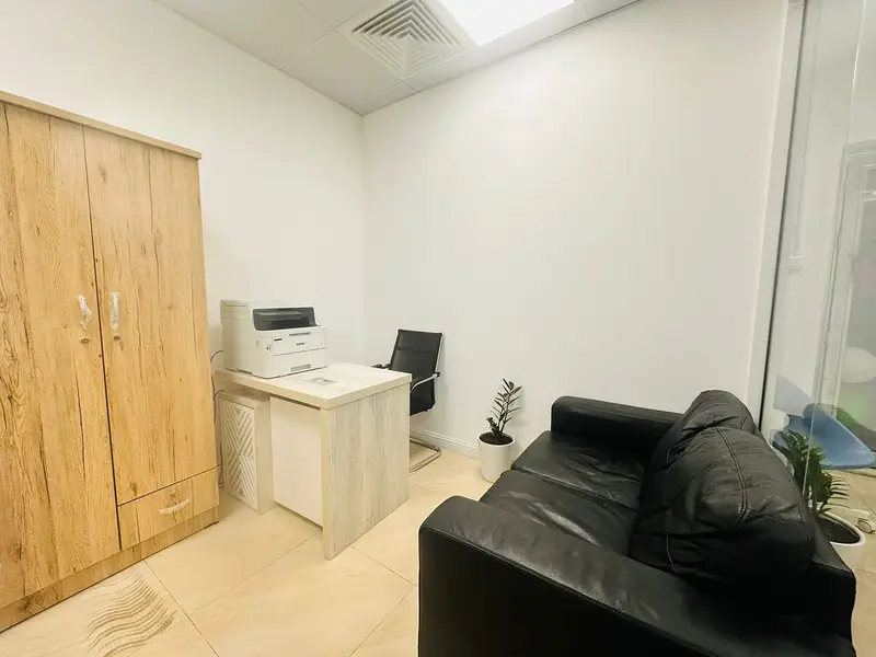 Modern Office | Bank Account Assistance | Free Amenities