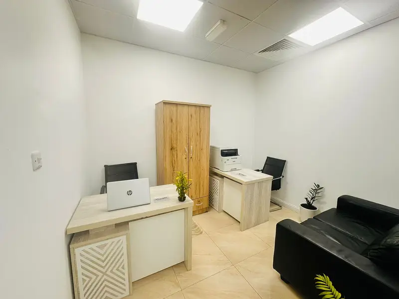 Modern Office | Bank Account Assistance | Free Amenities