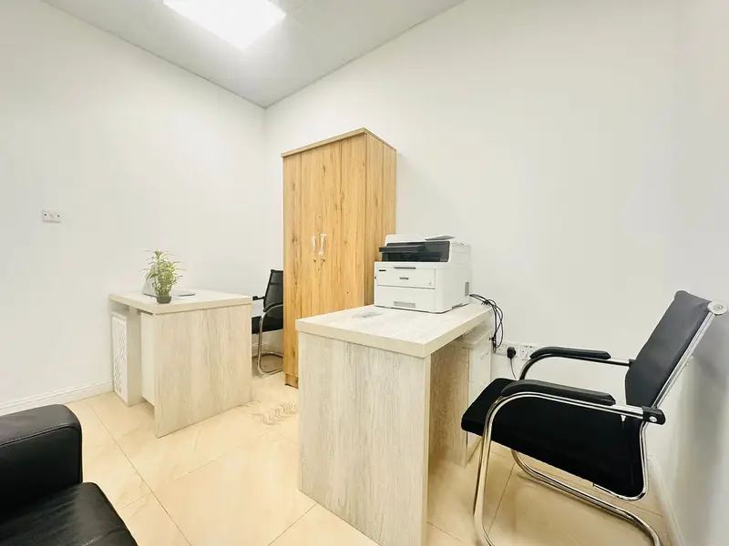 Modern Office | Bank Account Assistance | Free Amenities