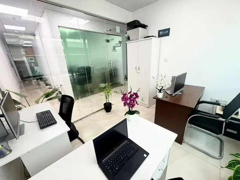 Amazing Office | Bank Account Assistance | Free Utilities