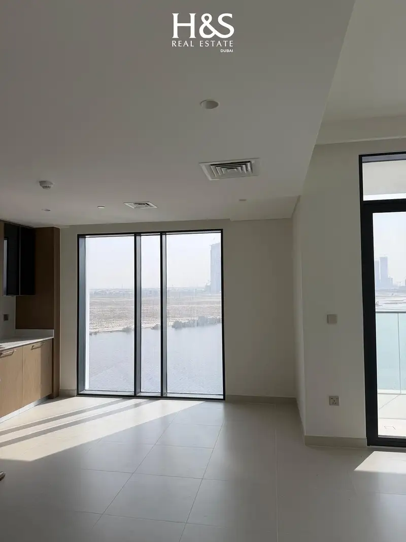 Fully Furnished 3BR | Burj Khalifa View | Huge Balcony