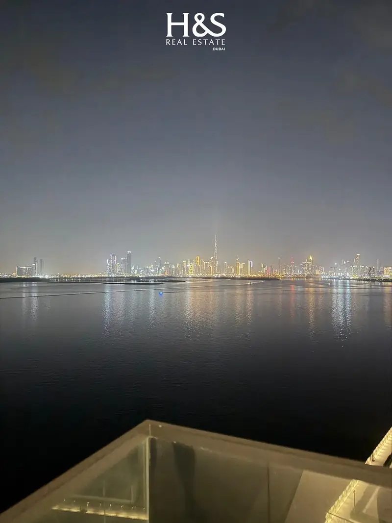 Fully Furnished 3BR | Burj Khalifa View | Huge Balcony