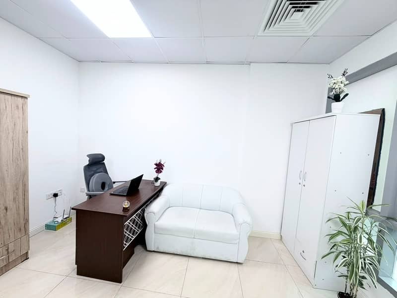 Spacious office | Bank account assistance |Free Amenities