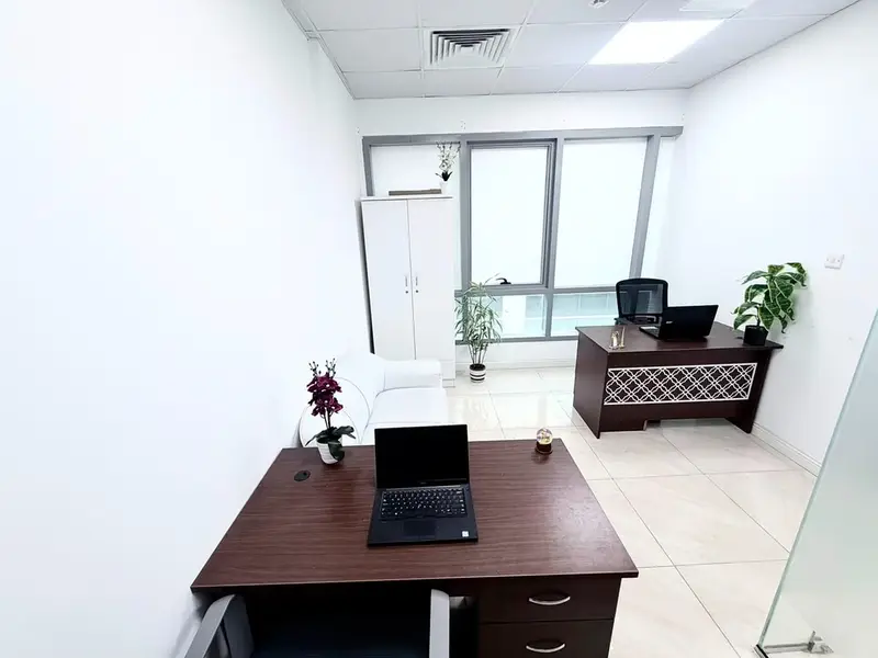 Spacious office | Bank account assistance |Free Amenities