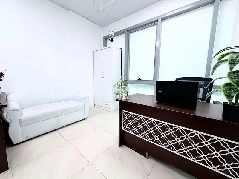 Spacious office | Bank account assistance |Free Amenities