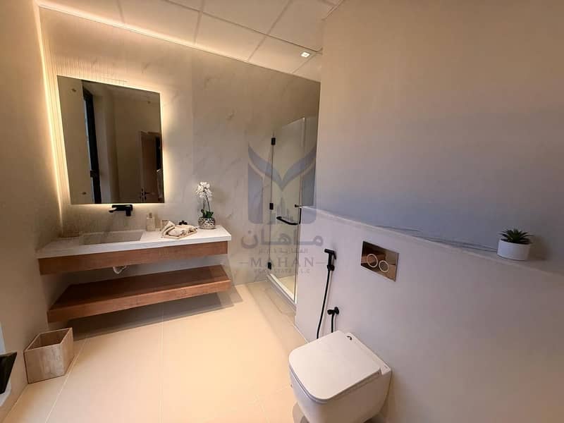 30 551d2893-d40d-4885-9116-c703fa499360. jpg