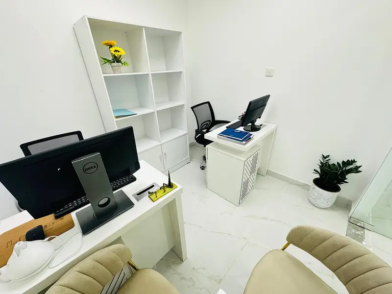 Modern Office | Bank Account Assistance | Free Amenities