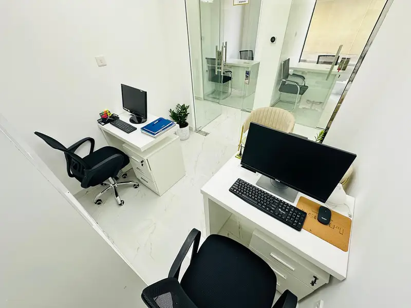 Modern Office | Bank Account Assistance | Free Amenities