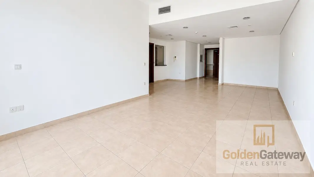 Stunning Golf View | Well Maintained | High Floor