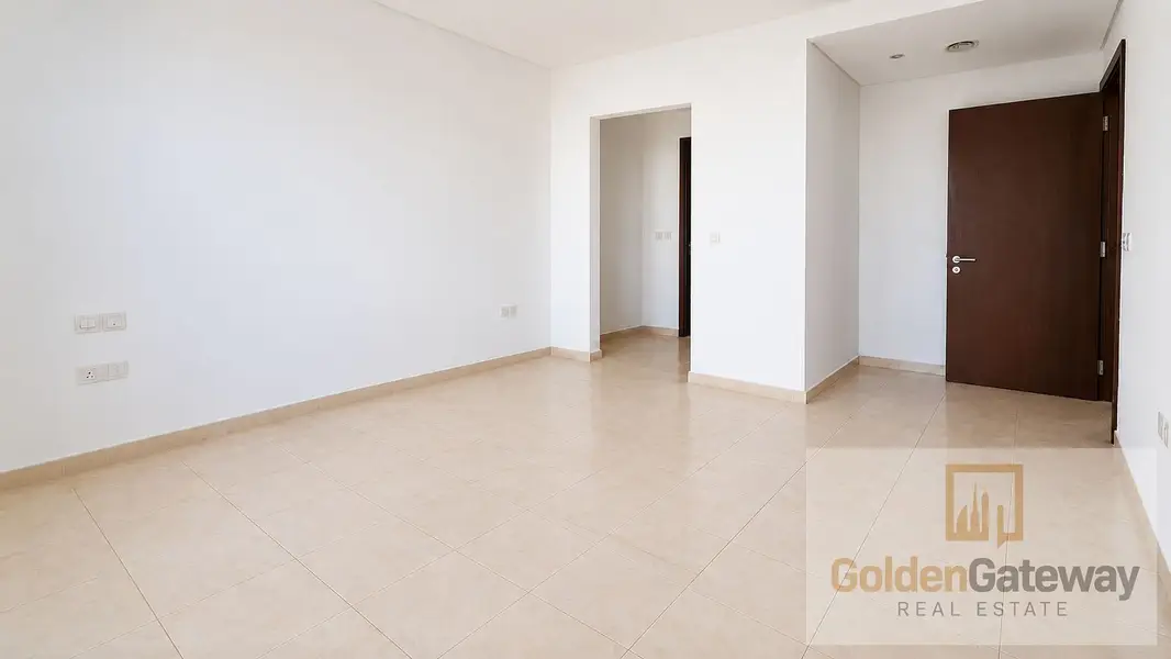 Stunning Golf View | Well Maintained | High Floor