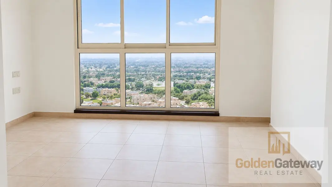 Stunning Golf View | Well Maintained | High Floor
