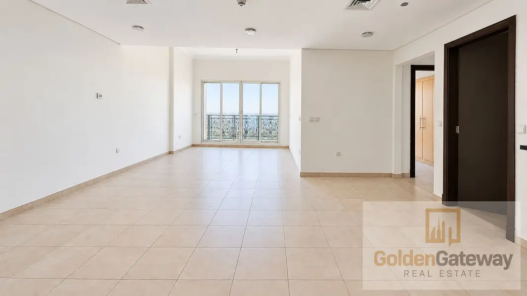 Stunning Golf View | Well Maintained | High Floor
