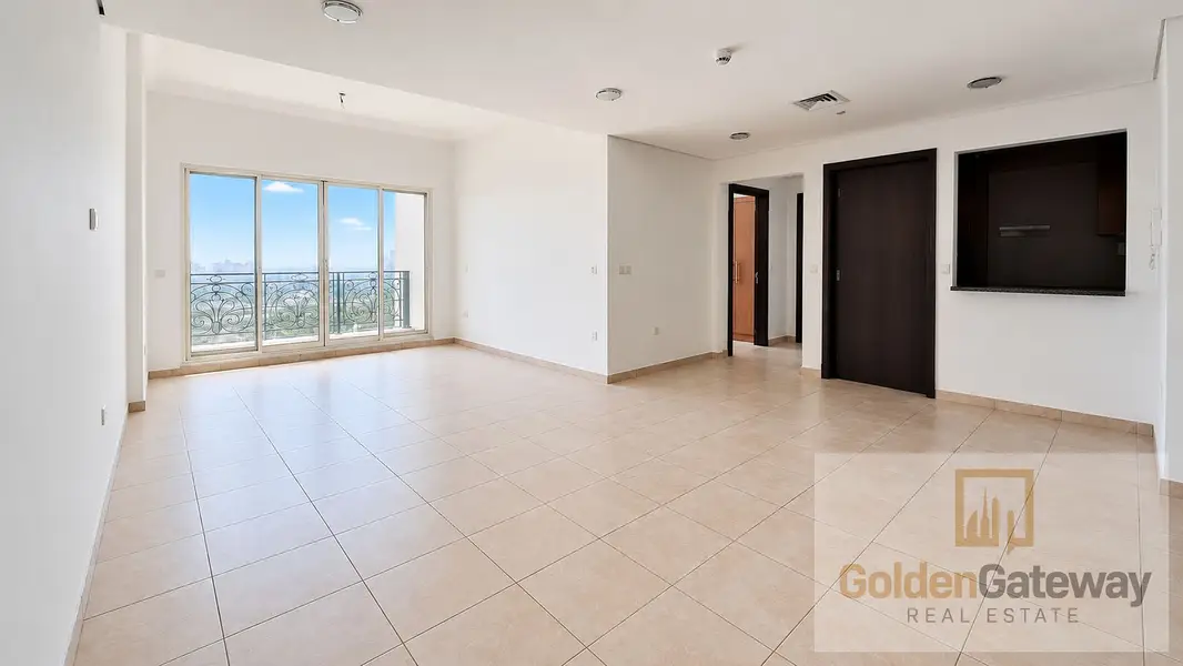 Stunning Golf View | Well Maintained | High Floor