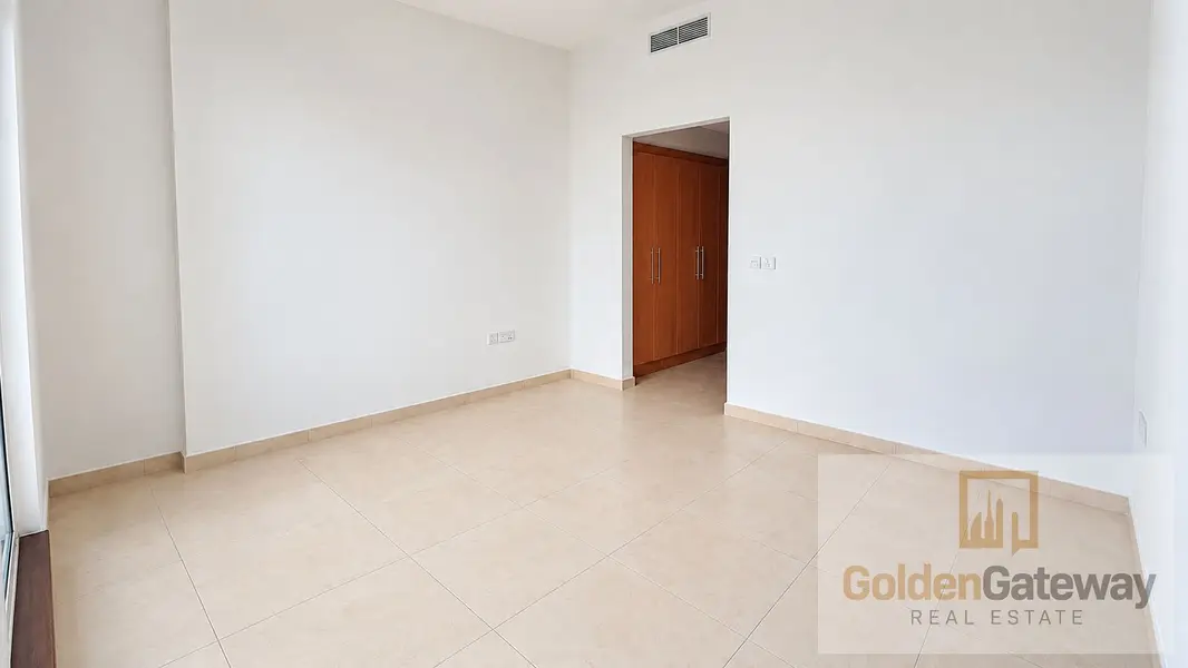 Stunning Golf View | Well Maintained | High Floor