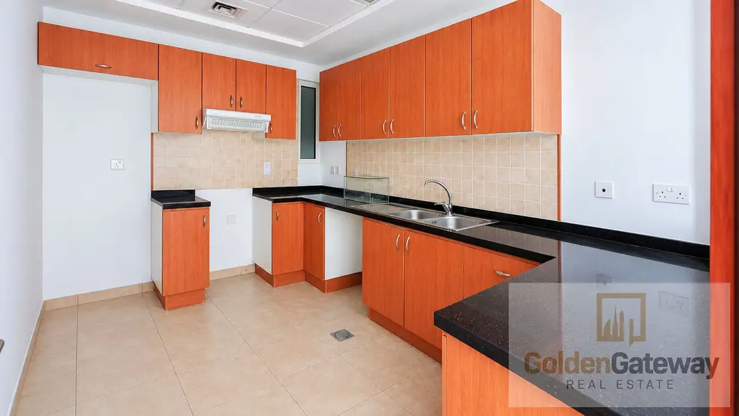 Stunning Golf View | Well Maintained | High Floor