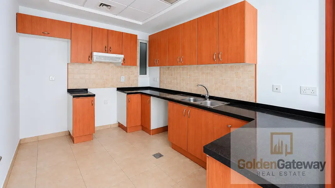 Stunning Golf View | Well Maintained | High Floor