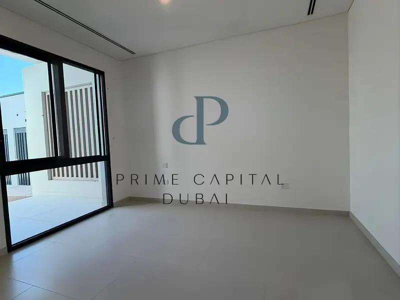 Luxury 4BR Townhouse | Private Garden | Rented