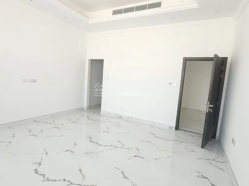 SPACIOUS | NEAR TO BUSINESS BAY | PRIVATE POOL