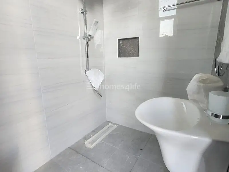 SPACIOUS | NEAR TO BUSINESS BAY | PRIVATE POOL