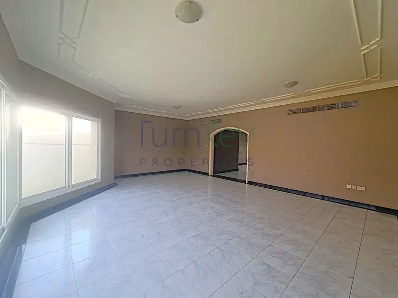 5Min To Beach & Burj Al Arab\5Bed+Maids+Study
