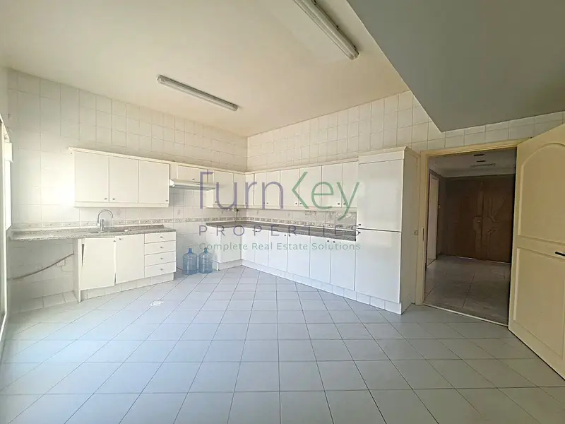 5Min To Beach & Burj Al Arab\5Bed+Maids+Study