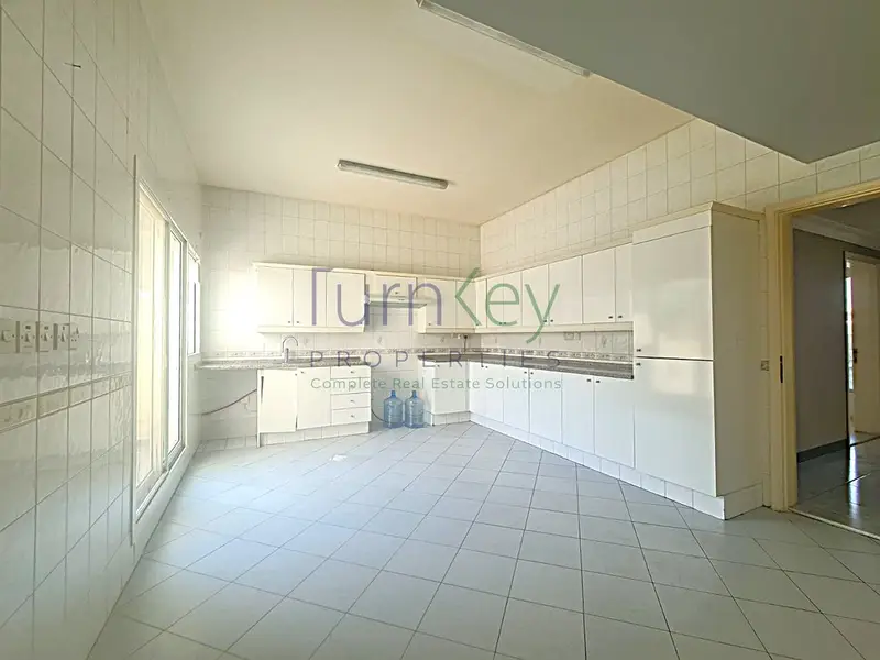 5Min To Beach & Burj Al Arab\5Bed+Maids+Study