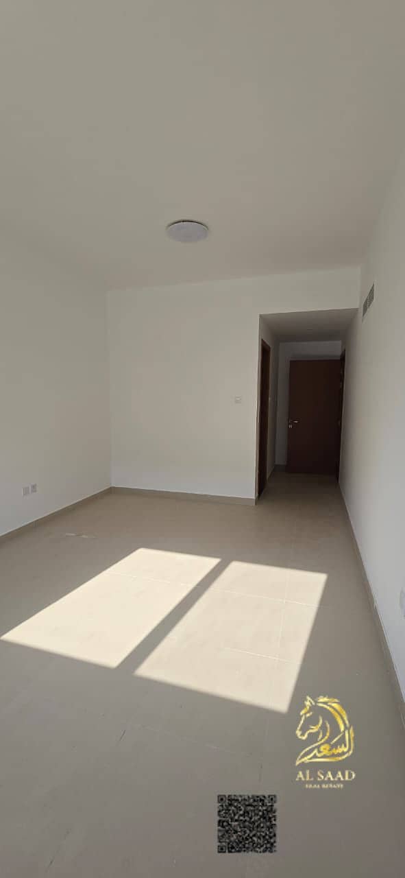 6 WhatsApp Image 2026-10-17 at 12.39. 28 (2). jpeg