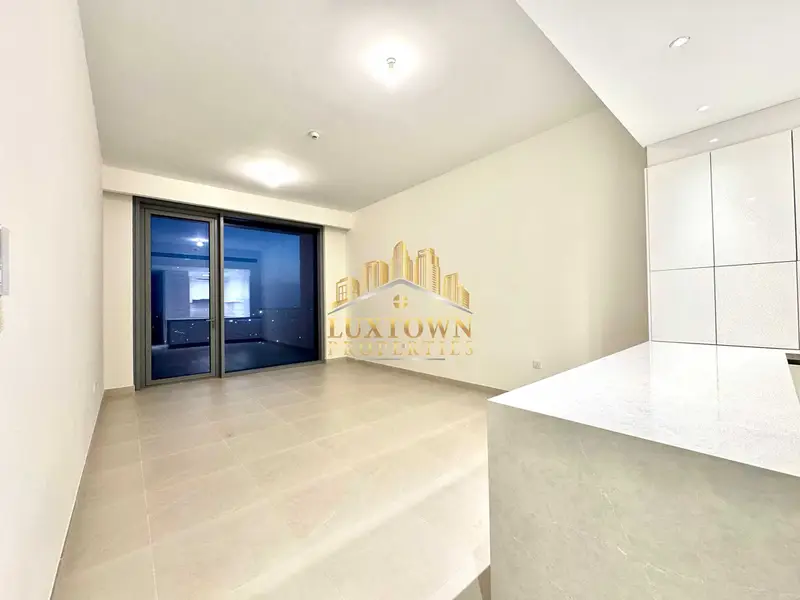 HOT DEAL-Park View-Maids-Huge Size-Price Reduced