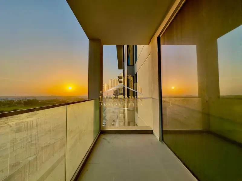 HOT DEAL-Park View-Maids-Huge Size-Price Reduced