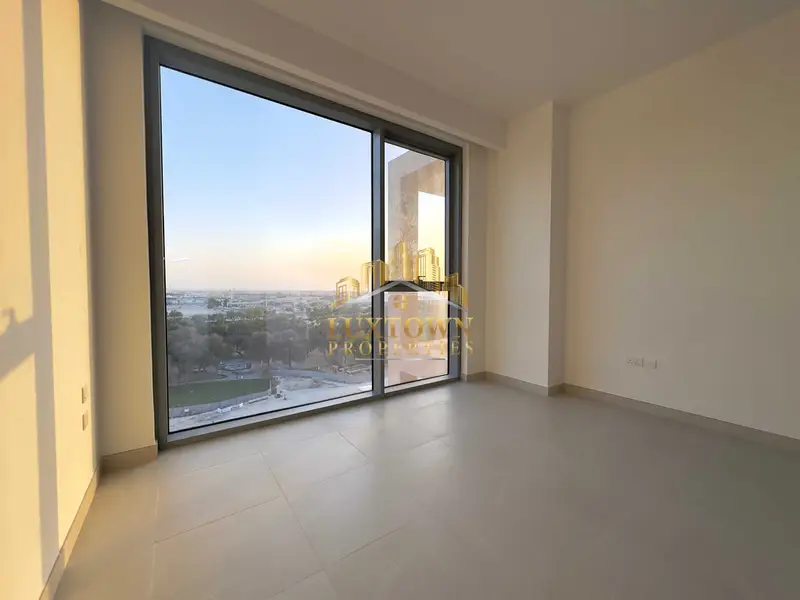 HOT DEAL-Park View-Maids-Huge Size-Price Reduced