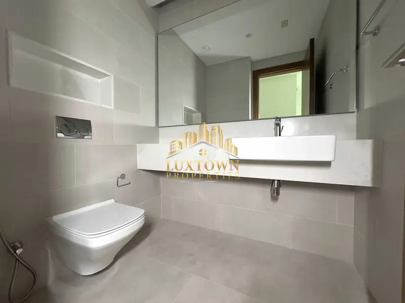 HOT DEAL-Park View-Maids-Huge Size-Price Reduced