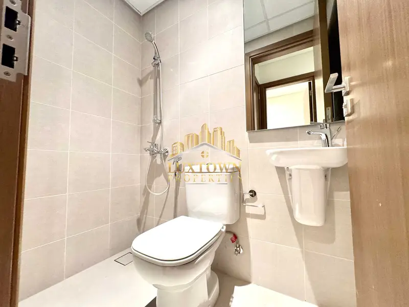 HOT DEAL-Park View-Maids-Huge Size-Price Reduced