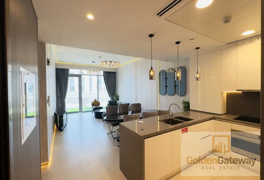 Elegantly Furnished | Canal View | 5-Star Living