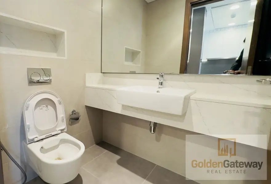 Elegantly Furnished | Canal View | 5-Star Living