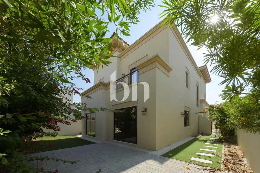 Next To The Park | Maids | Internal Location