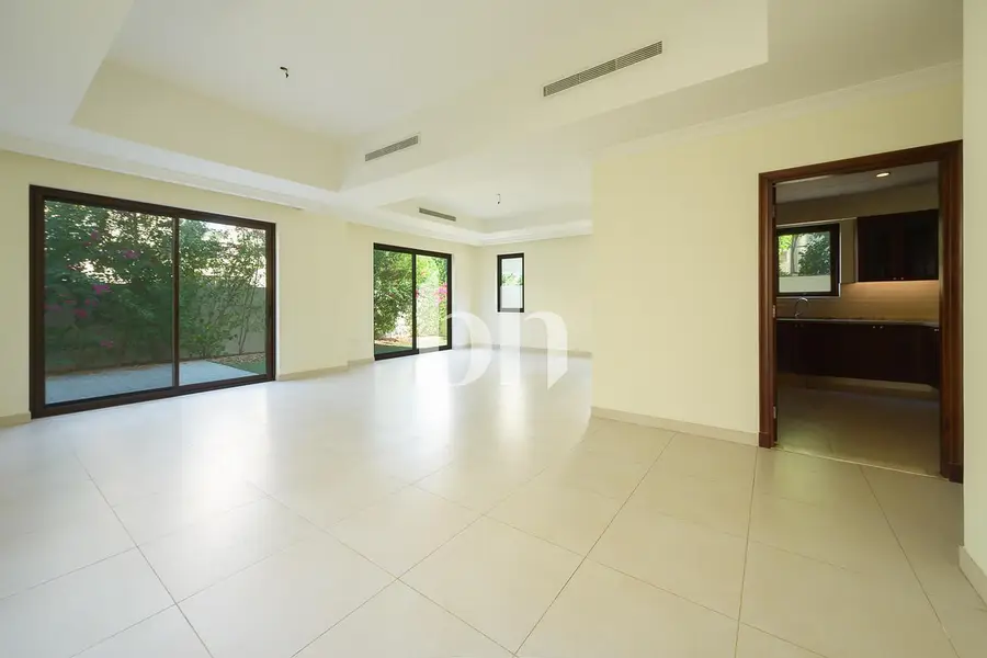Next To The Park | Maids | Internal Location