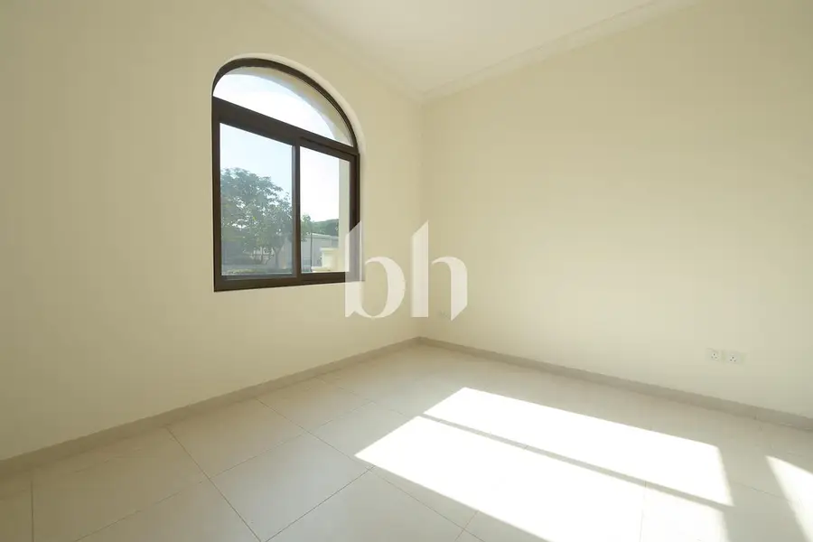 Next To The Park | Maids | Internal Location