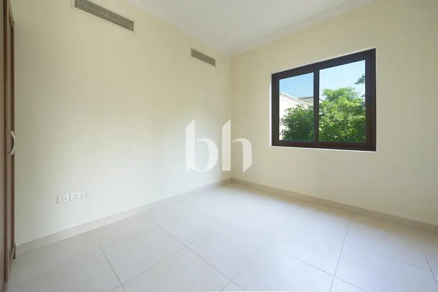 Next To The Park | Maids | Internal Location