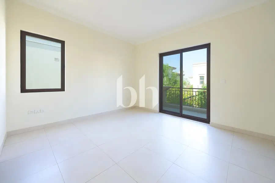 Next To The Park | Maids | Internal Location