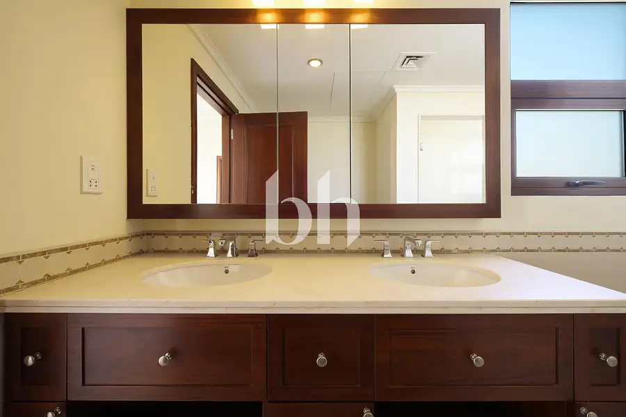 Next To The Park | Maids | Internal Location
